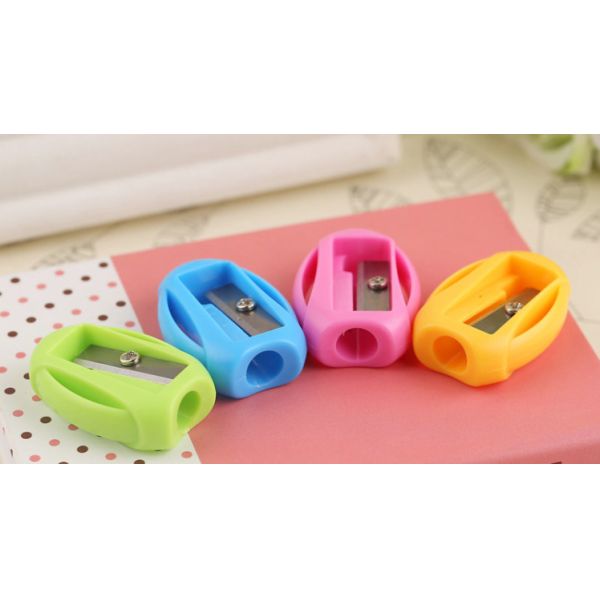 Various Colors  Manual pencil sharpener 3.5cm Kids Children Stationery Supplies Animal Mini Piggy Piglet Dinosaur