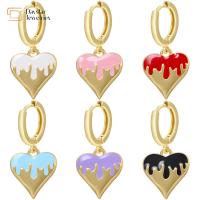 L'or des femmes 14k a plaqué des boucles d'oreille de baisse, boucles d'oreille pendantes de cercle de coeur coloré d'émail