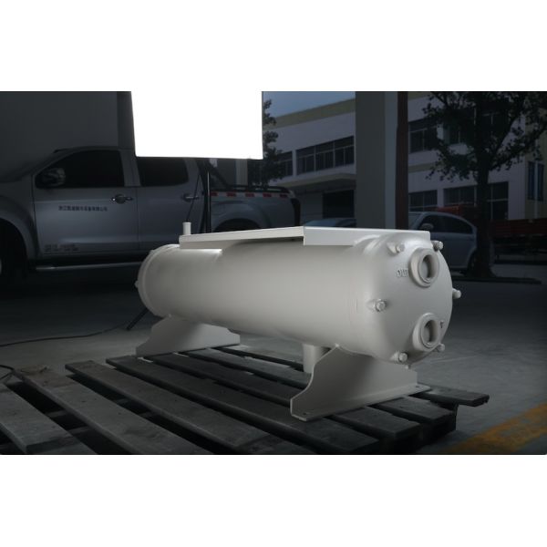 Convenient installation of pipelines and valves, stable operation of shell and tube water-cooled condenser, suitable for refrigerants such as R22, R407C, R404A, R507, etc