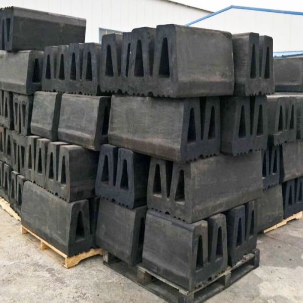 Черный удар буксирные лодки фендеры морские фендеры портовое оборудование для защиты доков