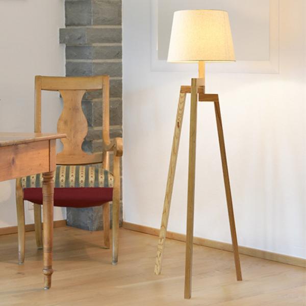 Nordic Tripod Solid Wood Creative Sofa and Bedside Wood tripod lamp(WH-WFL-06)