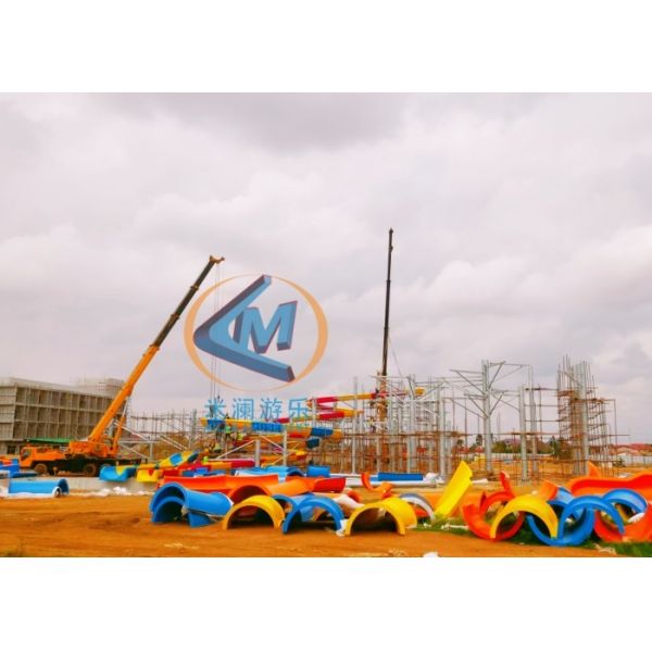 Custom Water Park Slide Fiberglass Material For Indoor Ourtdoor Use