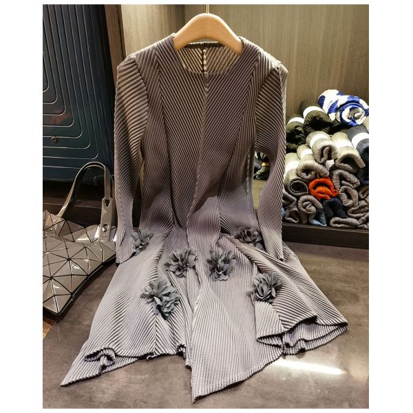 High-end 3d Flower Round Neck Long Sleeve Pleated Plus Size Women's Dresses