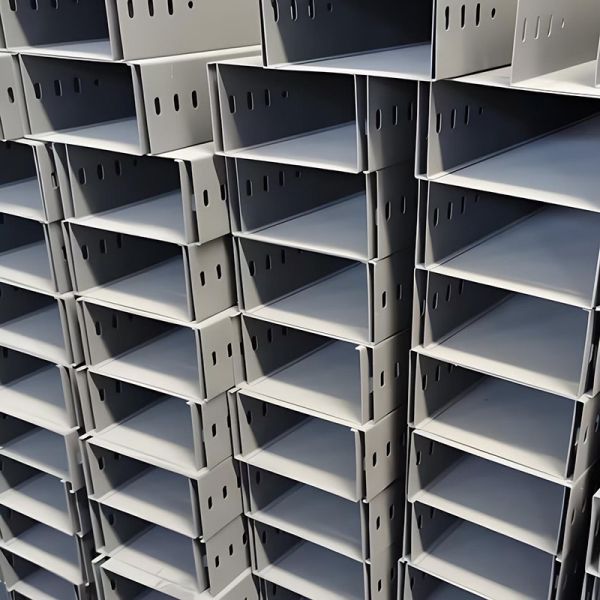 Cable suspendido en altura para ventilación y circulación de aire en forma rectangular