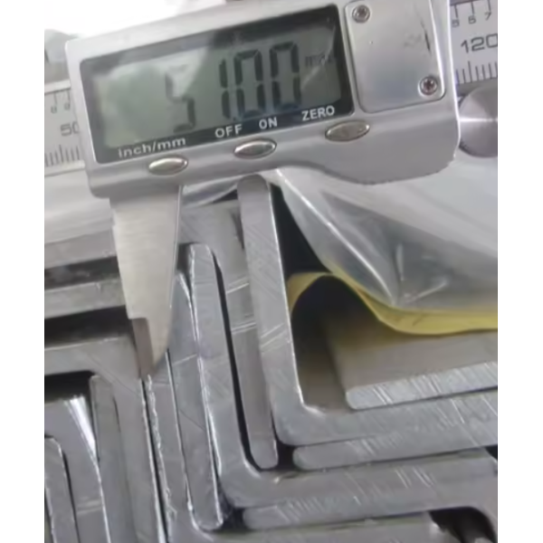 Hot Rolled High Strength Stainless Steel Angle Bar For Sturdy And Dependable Structures
