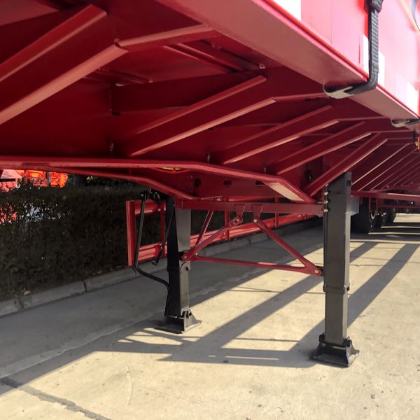 13750*2550*3850mm CIMC HUAJUN 3 Axles T700/Q345 Steel Cargo Transport Box Trailer 2021