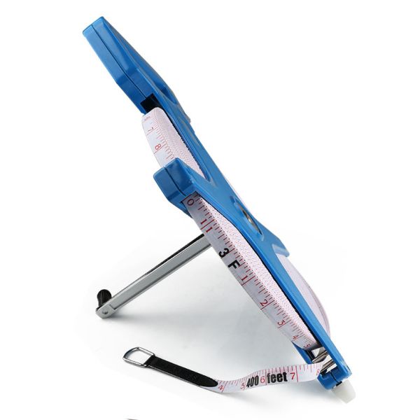 Arpenteurs bleus de cas mesurant la bande, ruban métrique ouvert de fibre de verre de bobine 400 pieds