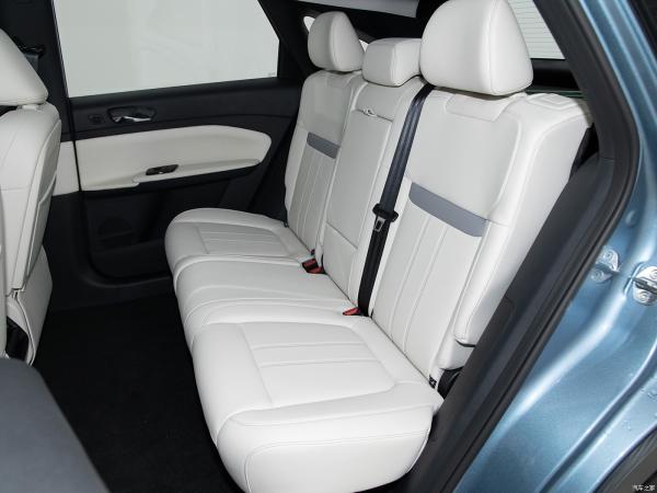 Nivel SUV compacto 2024 Venucia VX6 Vehículo energético con autonomía de 450 km y 5 asientos Tipo de batería Litio hierro fosfato 2025