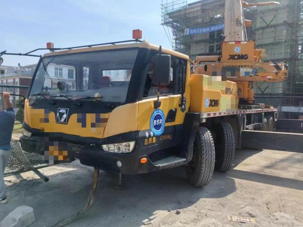 Commandez maintenant Xc Mg Mobile Truck Crane 50 Tons 4 Numéro d'Arbre Service après-vente