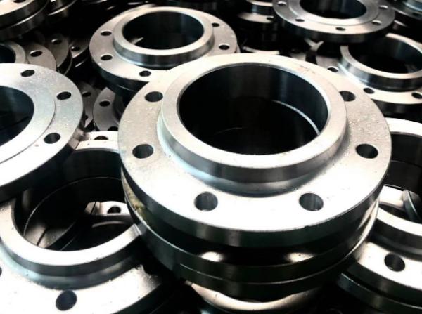 Flanges de liga de aço e metal de liga de óleo pintura preta para operação eficiente