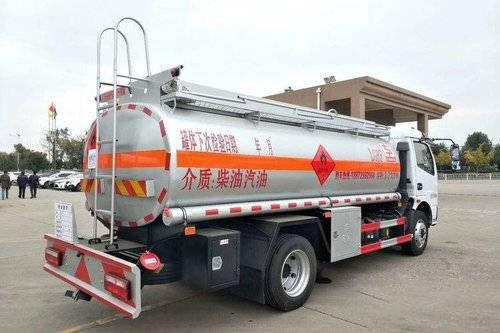 Duolika D6 Used Heavy Duty Trucks 140HP Euro 5 Fuel Tank Truck