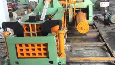 Taux de production de ferraille de 2,2-3,5 tonnes/heure dans la machine de compactage de ferraille avec opération Omron Japan PLC