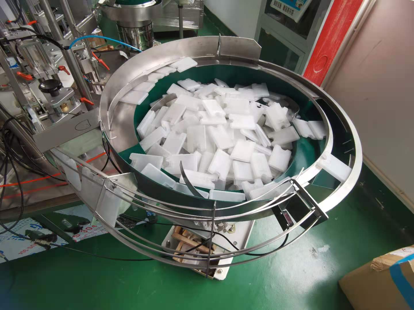 изготовленная на заказ завалка машины и духов упаковки карты кармана 1500bph и покрывая машина