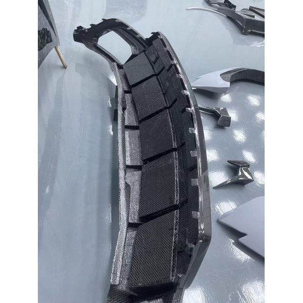 Black Lamborghini Body URUS Upgraded 1016 Hood Spoiler Wide Body Kit