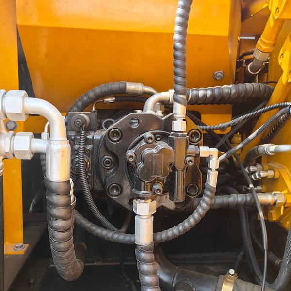 Secondhand Used Sany Excavator Backhoe Crawler Machine 13Ton Sany Sy135 Sy135C