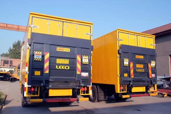 Hydraulic tailgate lifter 12V / 24V with fuel tank 8L for trucks, vans, material is steel or aluminum