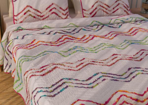 Country Style Wave Embroidered King Size Patchwork Quilts 3pcs 100% Cotton
