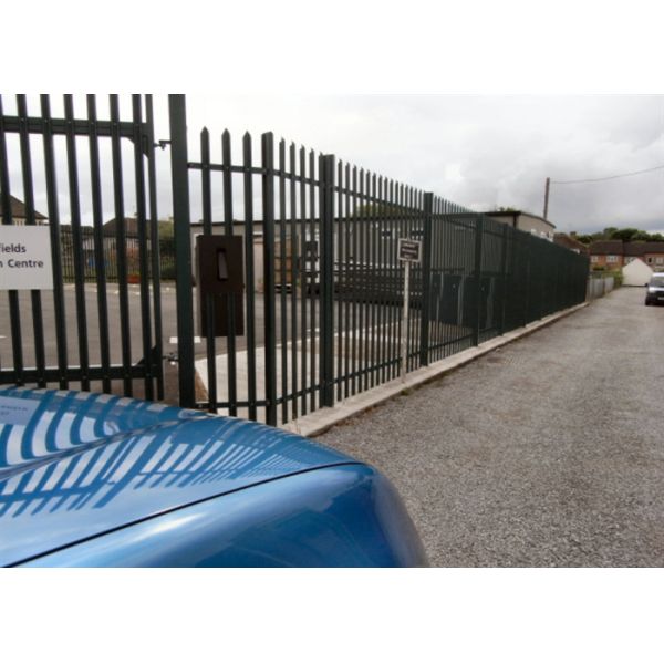 Покрытый Пвк зеленый стальной палисад ограждая бледность Европы 2.4мм для железной дороги