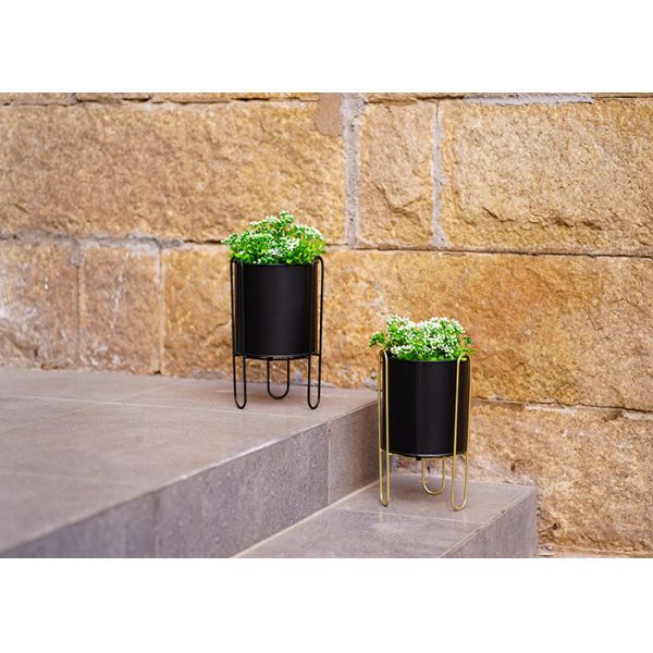 Exquisite Metal Yard Ornaments Decorations Indoor / Outdoor Garden Pot
