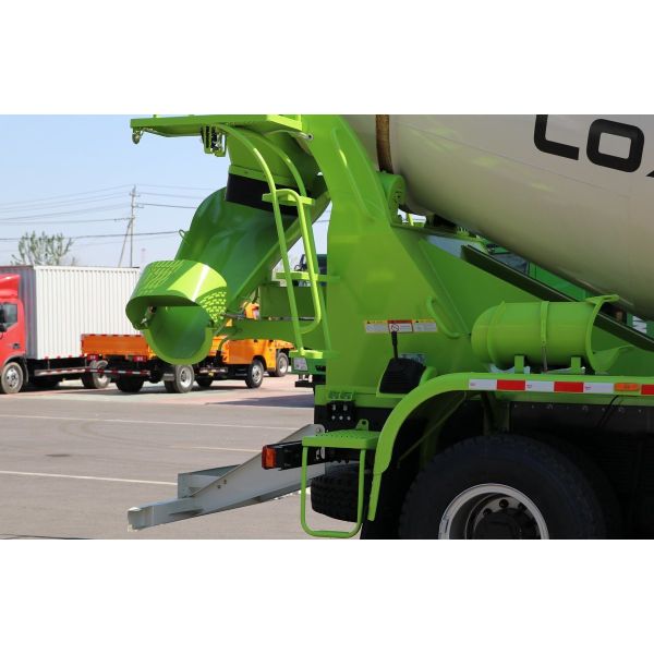 Trucks Concrete 7.7 Cubic Double Deff Foton GTL 8*4 Mixer Truck LOXA Tanker New