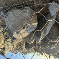 Paniers grillagés en fil de zinc tressés en gabions pour mur de soutènement de cours d'eau