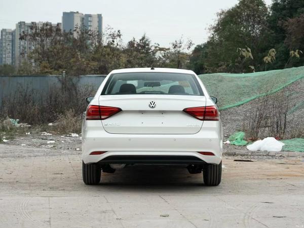 Carros 2022 do sedan do estojo compacto da versão 1.5L da VW Lavida 6 engrenagens EM 113HP novo ou usado