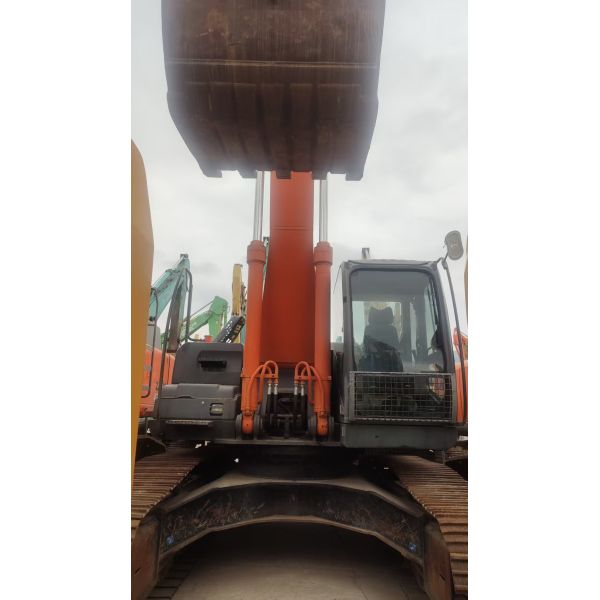 Second-hand Hitachi 330-3 excavator in excellent condition and low price