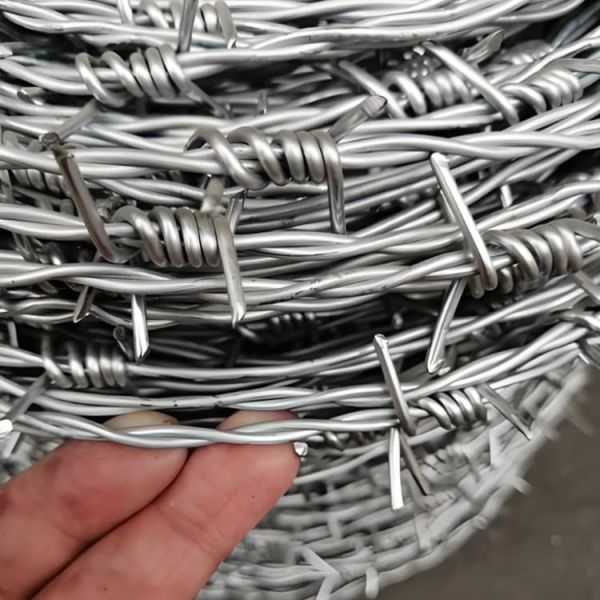 Heavy Duty Galvanized Barbed Wire, Double Strand Farm Fencing 500m Roll