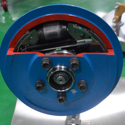 Formación práctica Equipo profesional Modelo de corte de freno de tambor