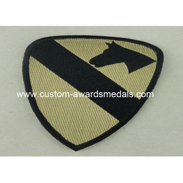 Heat Cut Custom Embroidery Patches with Hot Melt Adhesive 10 mm Thickness