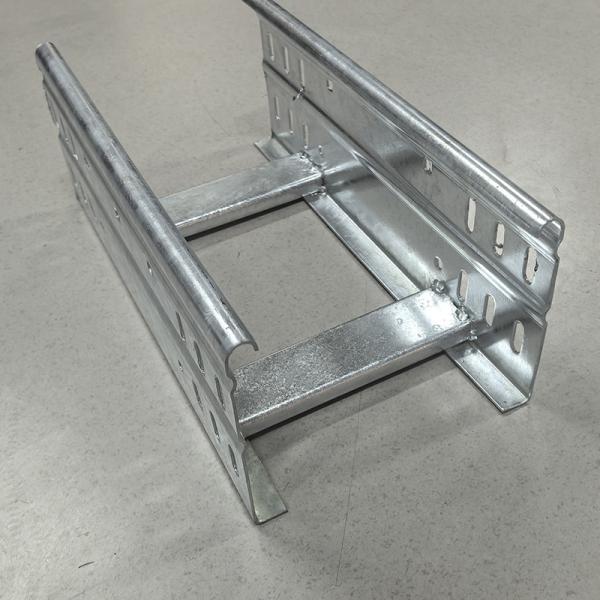 Silver Galvanised Steel Cable Tray 50mm-1000mm For Indoor And Outdoor