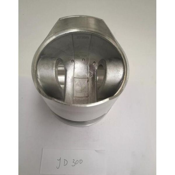 Пистон одноцилиндровый дизельный двигатель Части Алюминиевый пистон Черный / Серебряный цвет