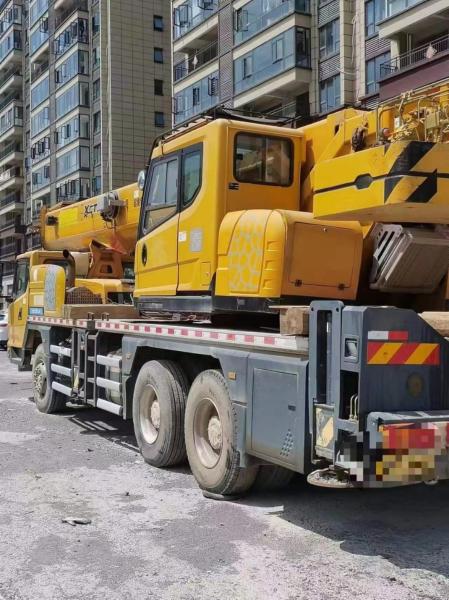 2017 Xg Grue d'occasion de 25 tonnes Grue de camion équipement lourd avec poids de levage maximal de 16 t