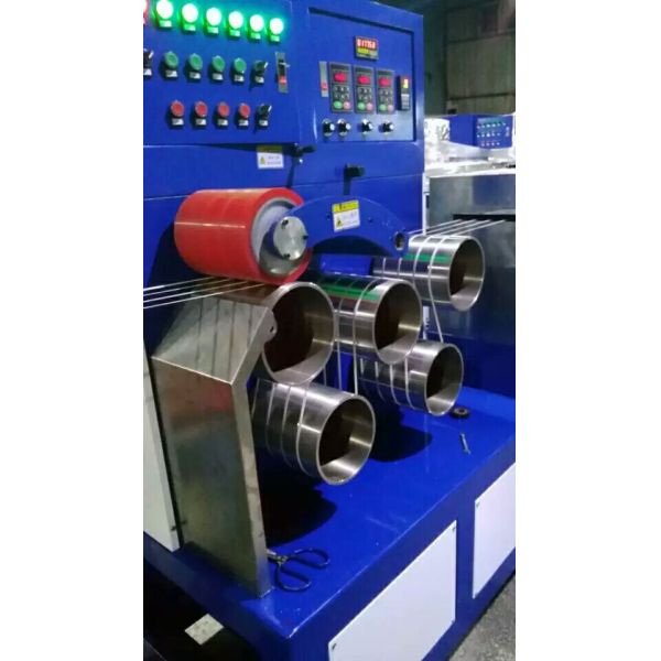 Машина для изготовления пластиковых рулонов для ремней из ПП с одной винтой 110 мм