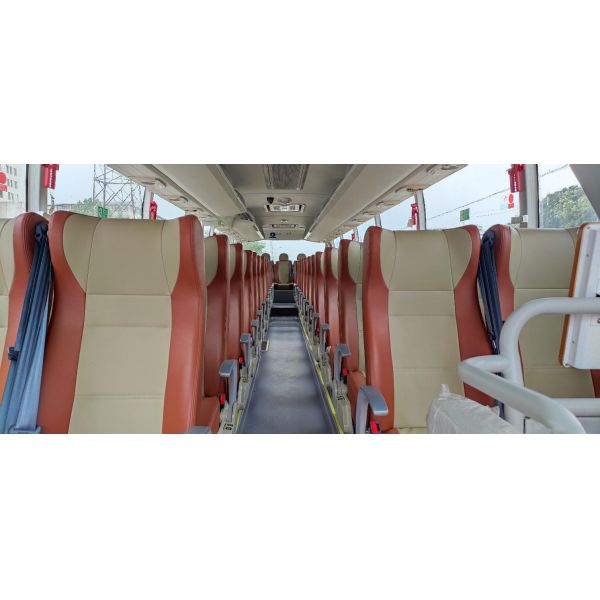 Lhd Used Coach Bus 54 Seats Passenger Bus Good Condition Second Hand International Airport Bus