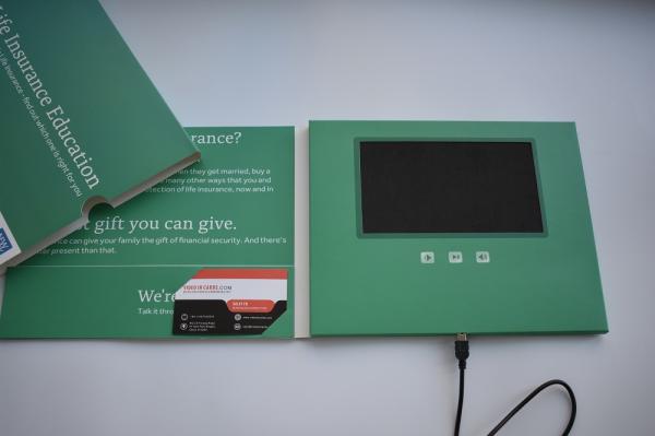 7 Inch Video Business Card Tft Screen Digital With Pocket ROHS