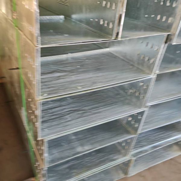 Resistencia a la corrosión alta bandeja de cable galvanizado en caliente con 50 mm-1000 mm de ancho y 3m-6m de longitud