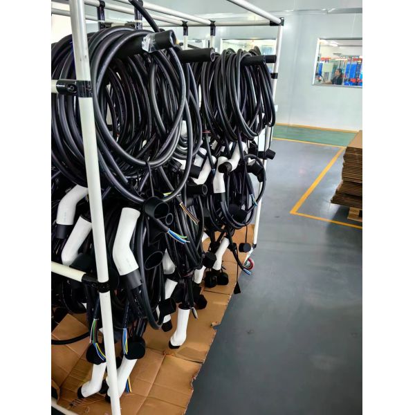 Aluminum Alloy 32A Type 2 To Type 2 EV Cable With Silver Plated Connector Contact