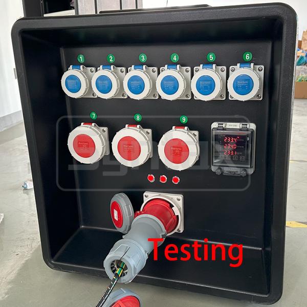 Syntaxe MD3 63AMP Panneaux de distribution portables à trois phases HDPE IP67 avec disjoncteurs Schneider pour la puissance de l'événement 63x43x68cm