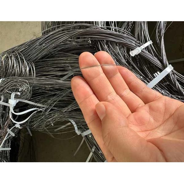 Los tanques reducen la movilidad de la malla de obstáculos galvanizados