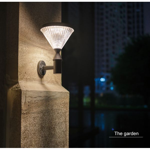 Современная наивысшая мощность 15w датчика ночи привела солнечную лампу стены для двора сада декоративного