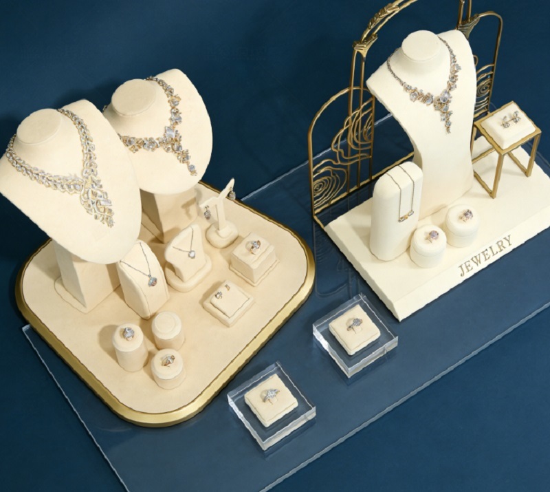 Premium Velvet Necklace Bust Set Jewelry Display Props with Customized Design and LED Lighting