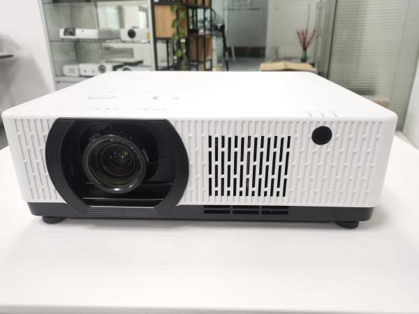 Flyin 2025 Professional 3LCD 4K Laser Projector 7200 Ansi Lumens Ultra Hd 3840x2160 High Brightness For Business Education Large Venues Banquet Halls Stages