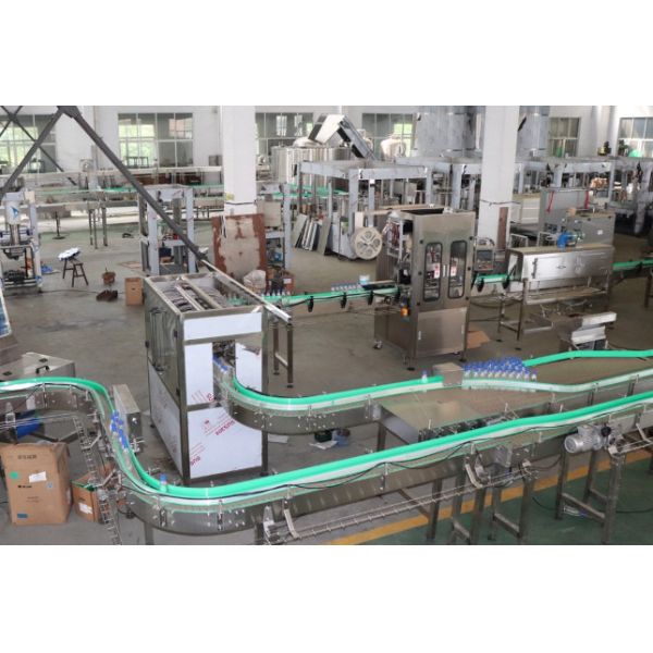Accuracy 99% 2000BPH Automatic Water Bottle Filling Machine High Precision