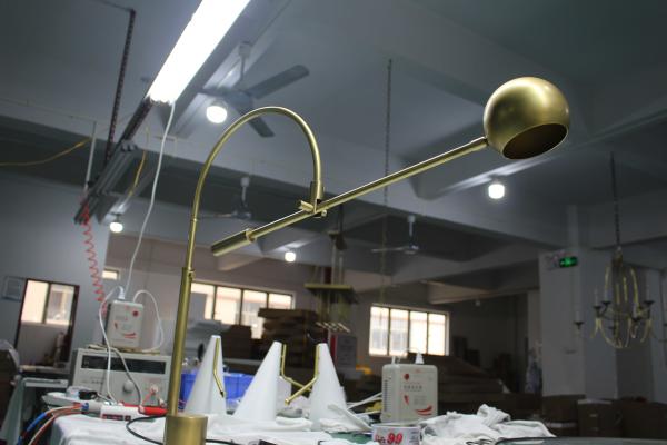 Burnished Brass Finish Table Lamp for Hotel and Home Crystal Style