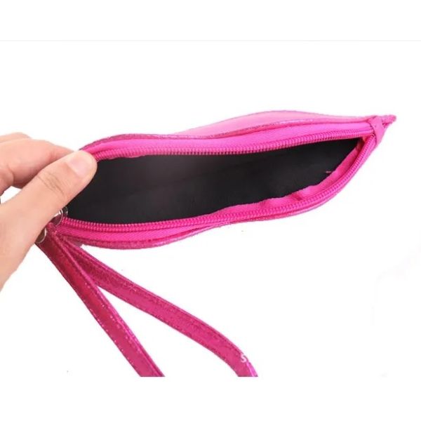Custom Fluorescent Black Lip Shaped Cosmetic Bag Luxury PU Shinny Cosmetic Gift Bag