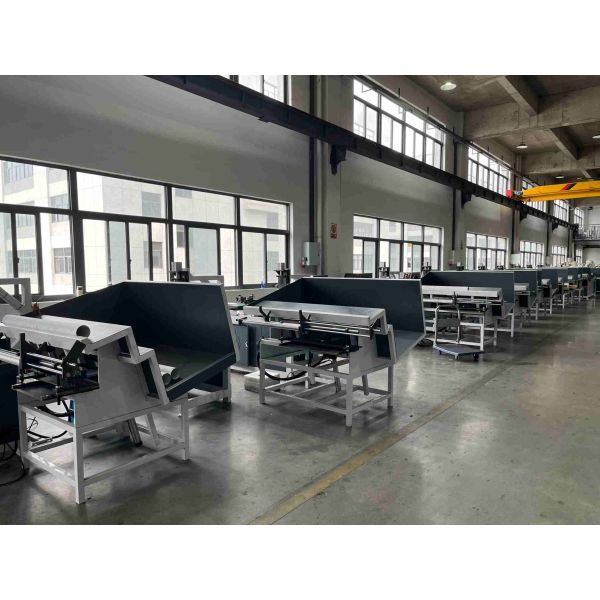 Máquina cortadora automática industrial de núcleos de papel para tubos de 1100-1300 mm de longitud