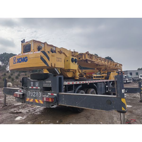 Used 2020 XCMG QY40KC 40 Ton Truck Crane