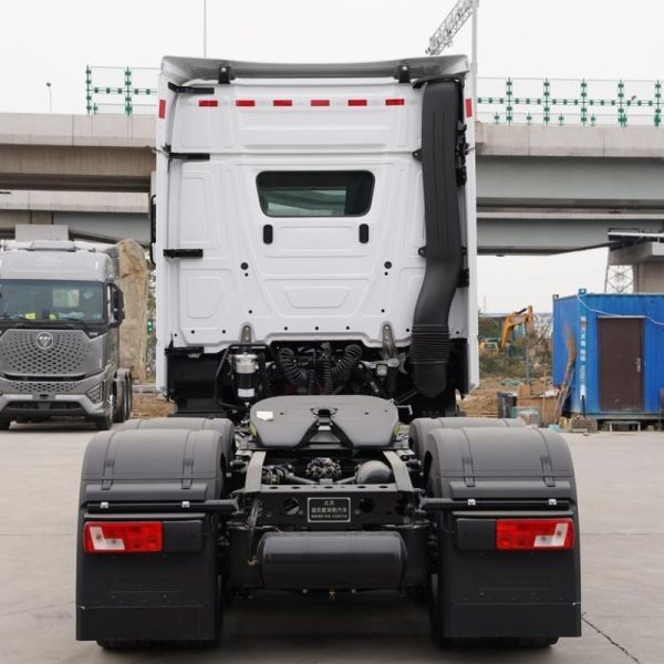Manual Transmission Type Towing Tractor for Mercedes Benz Truck Hauling Vehicles