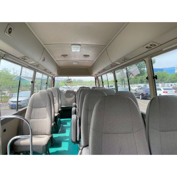 3 minibuses con transmisión manual RHD con combustible diesel y gasolina < 23 asientos